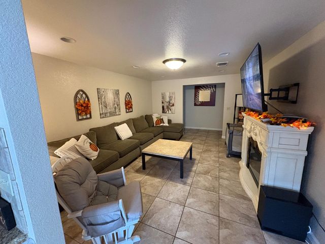 5331 Geer Rd, Hughson, CA 95326