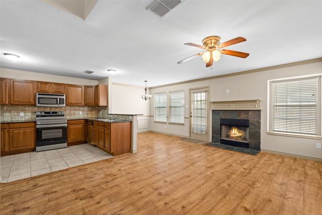 12611 Oceanside Drive, Fort Worth, TX 76040