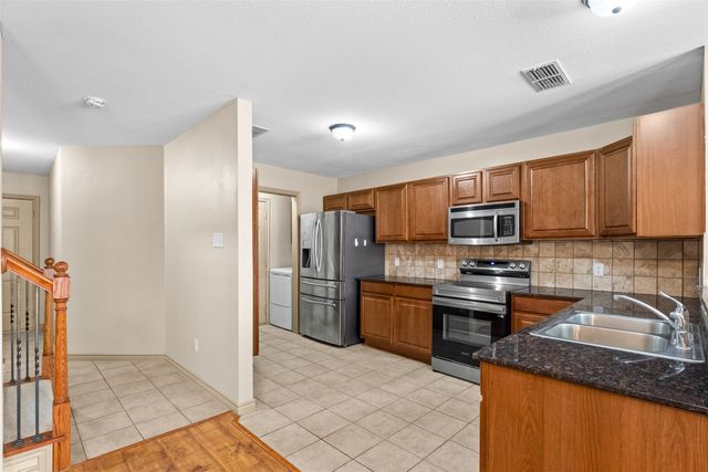 12611 Oceanside Drive, Fort Worth, TX 76040