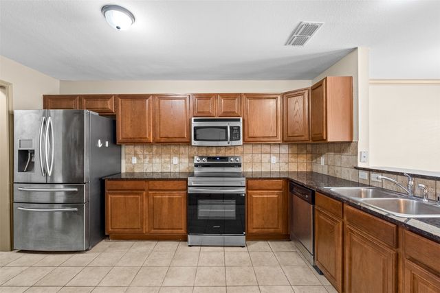 12611 Oceanside Drive, Fort Worth, TX 76040