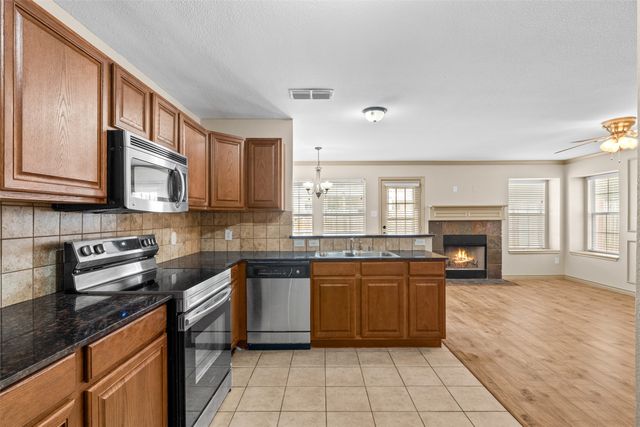 12611 Oceanside Drive, Fort Worth, TX 76040