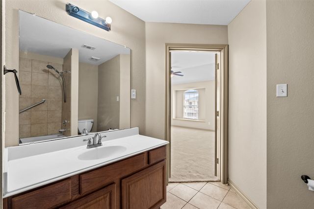 12611 Oceanside Drive, Fort Worth, TX 76040