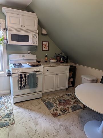 103 B, Lowell, MA 01851
