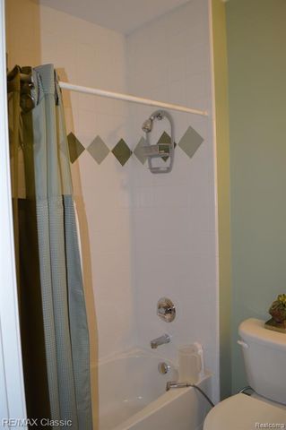 50805 Drakes Bay Drive, Novi, MI 48374