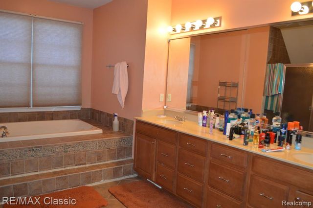 50805 Drakes Bay Drive, Novi, MI 48374