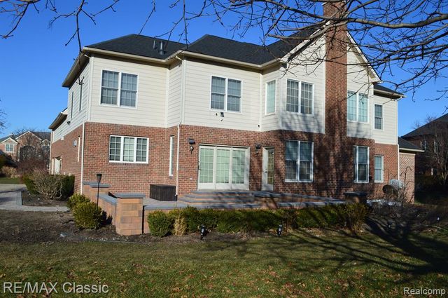 50805 Drakes Bay Drive, Novi, MI 48374