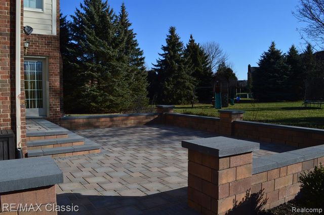 50805 Drakes Bay Drive, Novi, MI 48374