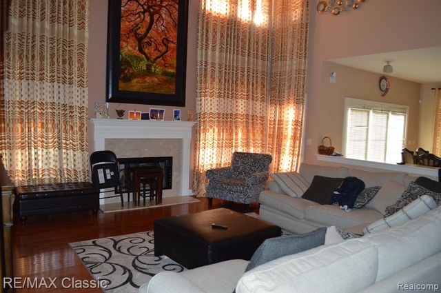 50805 Drakes Bay Drive, Novi, MI 48374