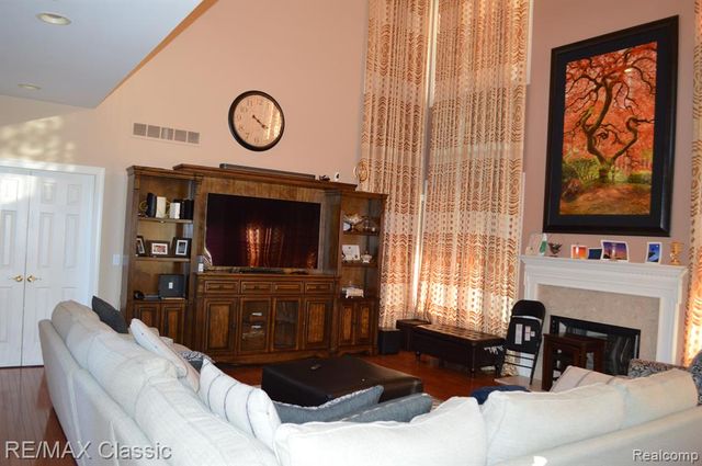 50805 Drakes Bay Drive, Novi, MI 48374