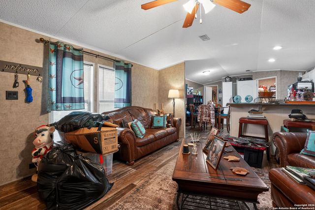 110 Old, Seguin, TX 78155