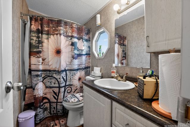 110 Old, Seguin, TX 78155