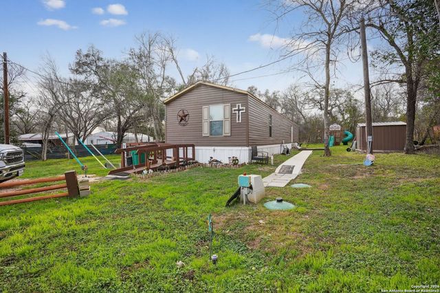 110 Old, Seguin, TX 78155
