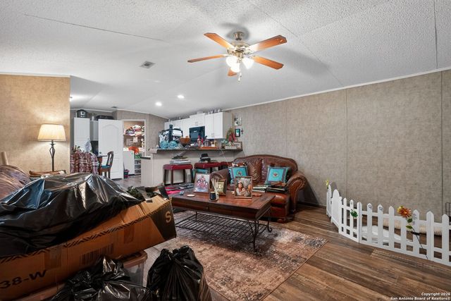 110 Old, Seguin, TX 78155