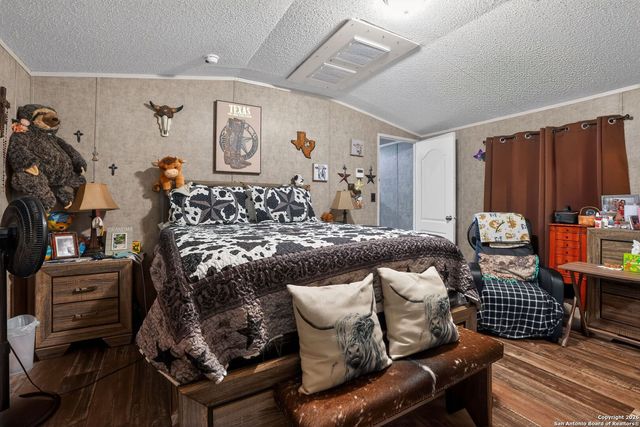 110 Old, Seguin, TX 78155