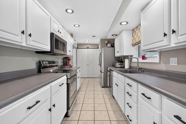 248 Iroquois Park Place, Gahanna, OH 43230