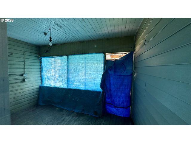 955 B St, Fossil, OR 97830