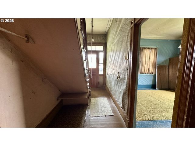 955 B St, Fossil, OR 97830