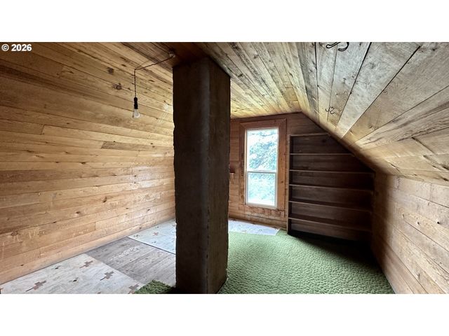 955 B St, Fossil, OR 97830