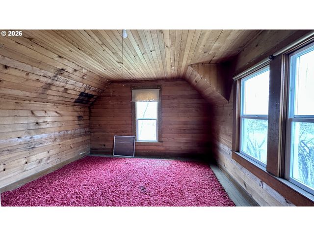 955 B St, Fossil, OR 97830