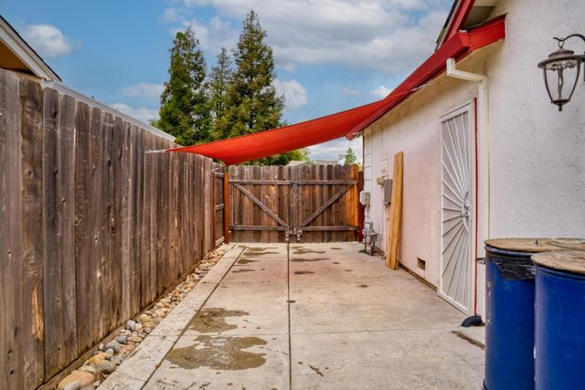 760 Pebble Way, Manteca, CA 95336