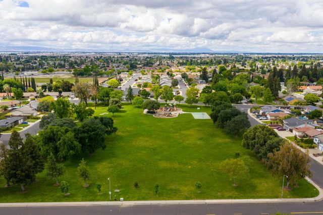 760 Pebble Way, Manteca, CA 95336