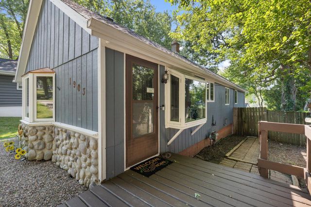 1903 Sunkist AVENUE, Waukesha, WI 53188