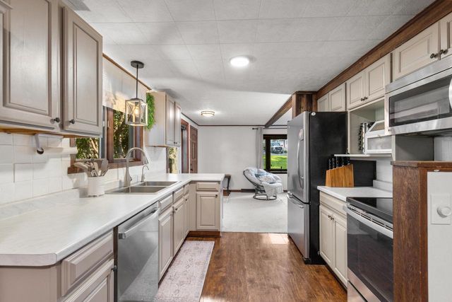 1903 Sunkist AVENUE, Waukesha, WI 53188