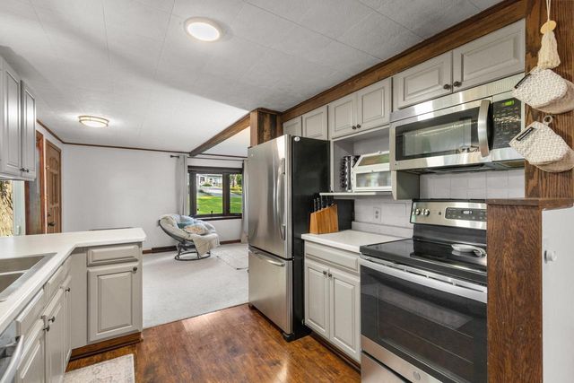 1903 Sunkist AVENUE, Waukesha, WI 53188