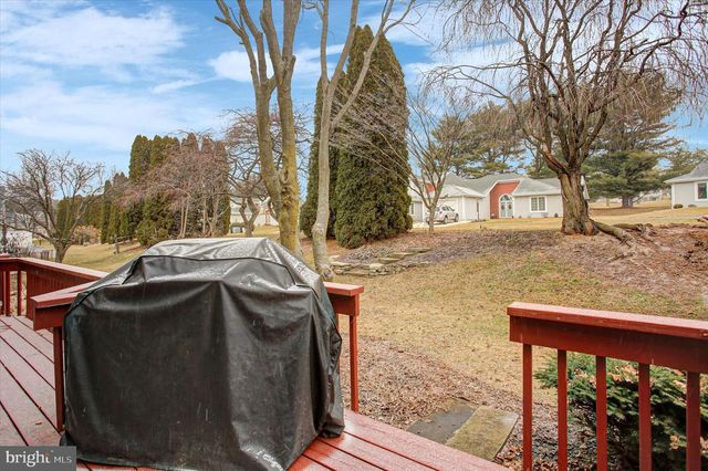 5312 FAIRWAY DR W, Fayetteville, PA 17222