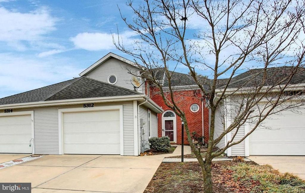5312 FAIRWAY DR W, Fayetteville, PA 17222
