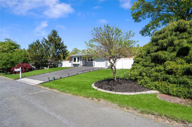 63 Orchard Street, Manorville, NY 11949
