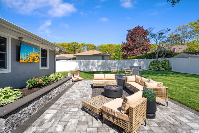 63 Orchard Street, Manorville, NY 11949