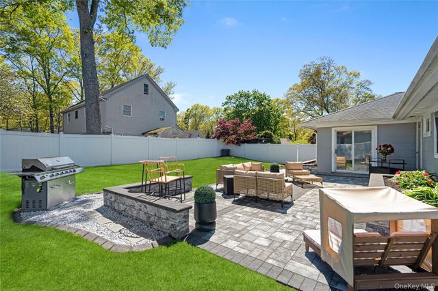 63 Orchard Street, Manorville, NY 11949