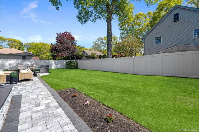 63 Orchard Street, Manorville, NY 11949