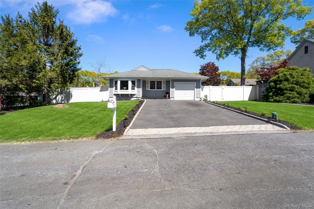 63 Orchard Street, Manorville, NY 11949
