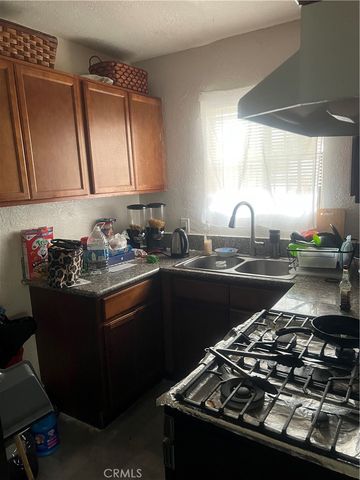 4301 Woodlawn, Los Angeles, CA 90011
