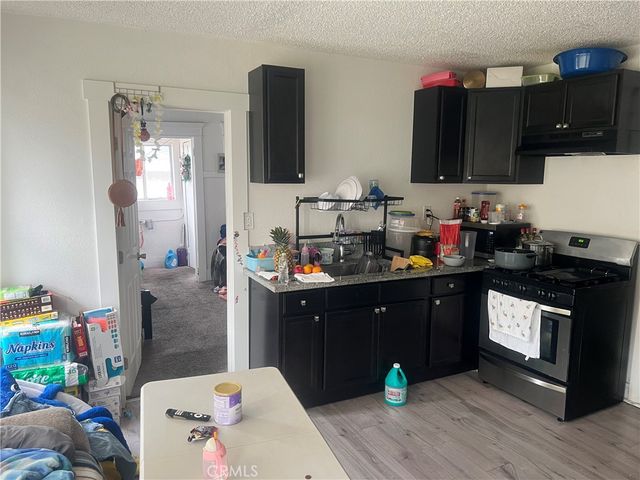 4301 Woodlawn, Los Angeles, CA 90011