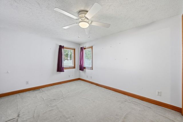 3330 AVENUE C, Council Bluffs, IA 51501