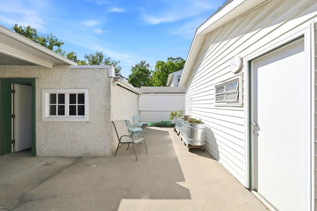 3330 AVENUE C, Council Bluffs, IA 51501