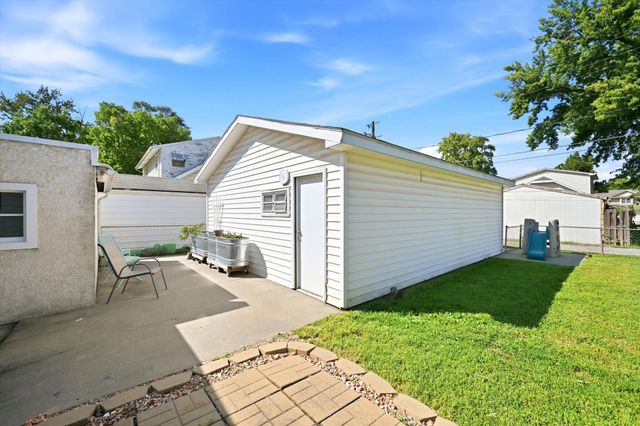 3330 AVENUE C, Council Bluffs, IA 51501