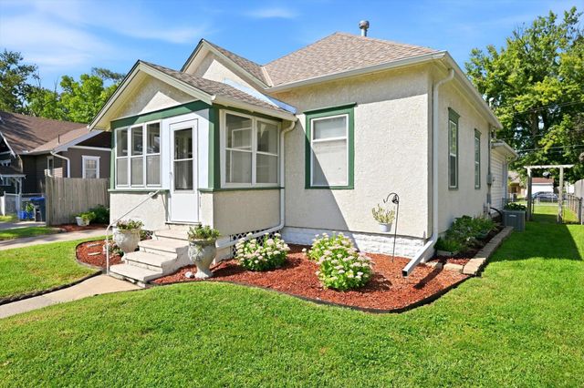 3330 AVENUE C, Council Bluffs, IA 51501