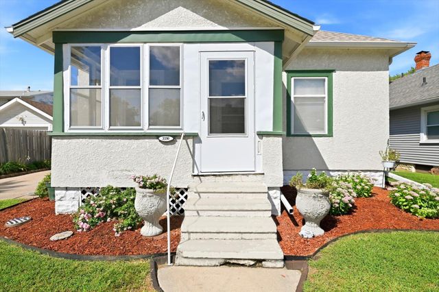 3330 AVENUE C, Council Bluffs, IA 51501