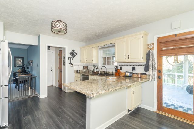 12253 Sunrise Drive, Indianapolis, IN 46229