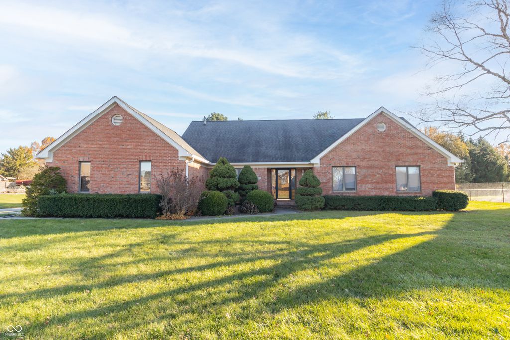 12253 Sunrise Drive, Indianapolis, IN 46229