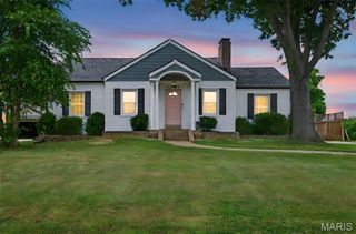 12421 Court Drive, St Louis, MO 63127