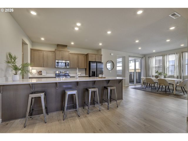 31530 Nw YORKSHIRE St, North Plains, OR 97133