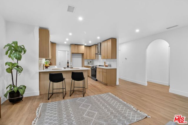 4324 2nd Avenue, Los Angeles, CA 90008