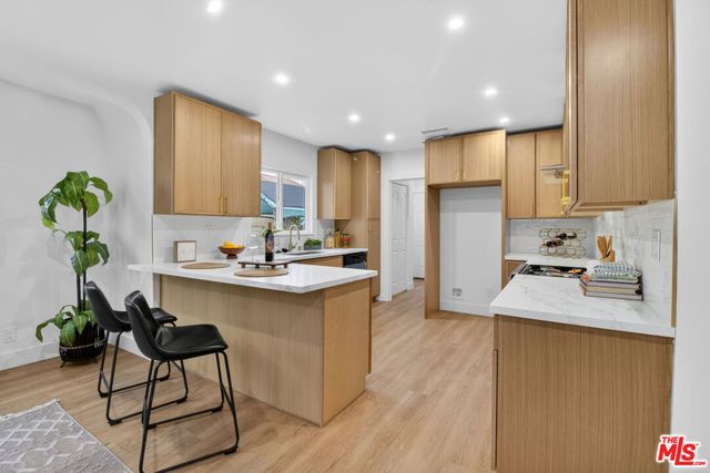 4324 2nd Avenue, Los Angeles, CA 90008