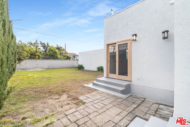 4324 2nd Avenue, Los Angeles, CA 90008