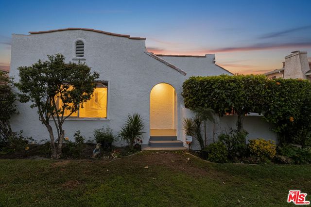 4324 2nd Avenue, Los Angeles, CA 90008